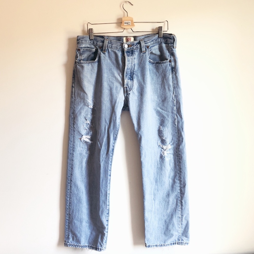Levi’s 501 36” W 30” L straight leg button fly
